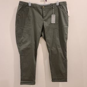 Ladies Wit & Wisdom size 22W Chino pants.